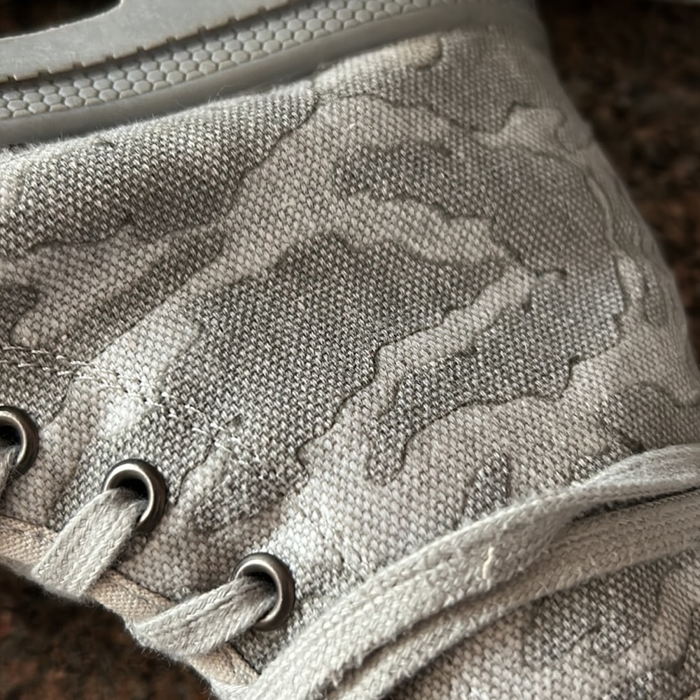 Brand-“Rocket Dog”canvas boots, color is a light camouflage print gray hues (7) - Picture 8 of 11